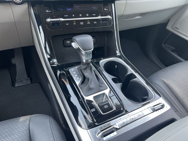 Used 2024 White Kia SX Prestige image 27