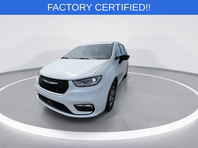 Used 2024 White Chrysler Limited image 3