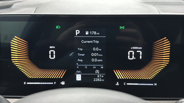Used 2025 Black Kia X-Line EX image 17