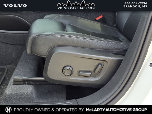 Used 2024 Volvo XC40 SUV