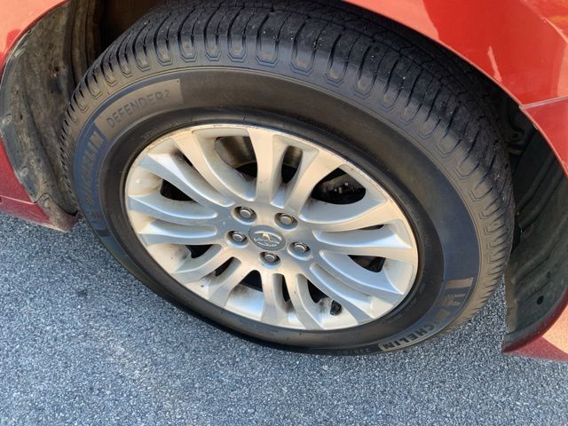 2012 Toyota Sienna XLE 7-Passenger Auto Access Se photo