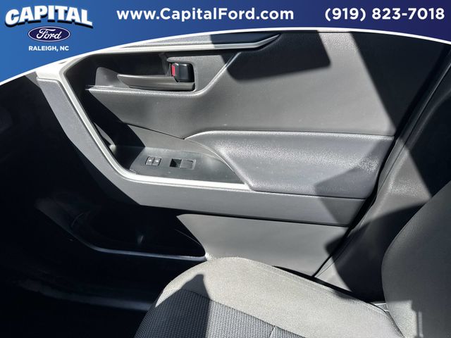 Used 2025 White Toyota LE image 28