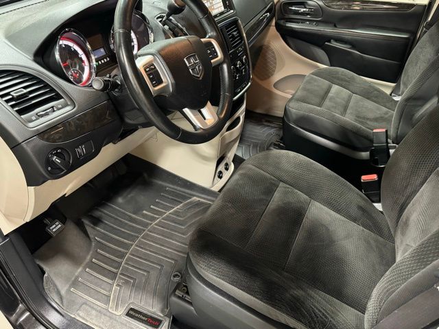 2017 Dodge Grand Caravan SE 11