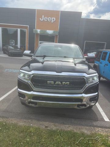 Diamond Black Crystal Pearlcoat 2019 RAM 1500 Limited Crew Cab 4WD Pickup Truck Four-Wheel Drive 8-Speed Automatic