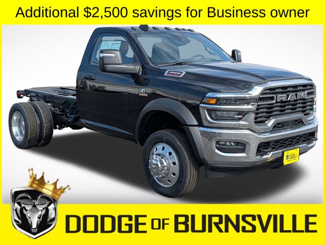 Diamond Black Crystal Pearlcoat 2026 RAM 4500 Chassis Pickup Truck 8-Speed Automatic