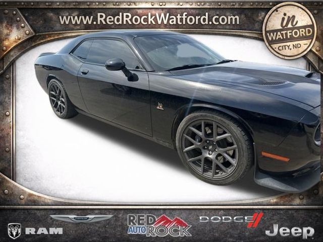 Pitch Black Clearcoat 2017 Dodge Challenger Coupe Rear-Wheel Drive 6-Speed Manual