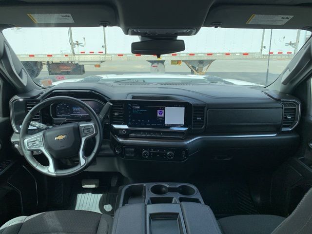 2024 Chevrolet Silverado 3500HD LT photo