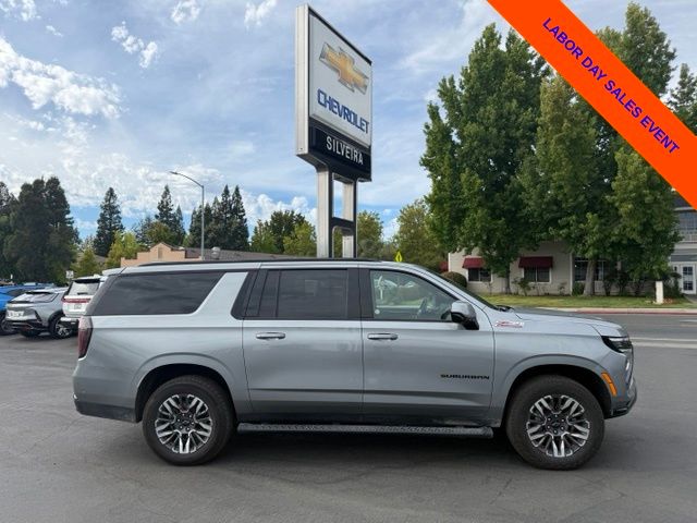 Sterling Gray Metallic 2025 Chevrolet Suburban SUV / Crossover Four-Wheel Drive 