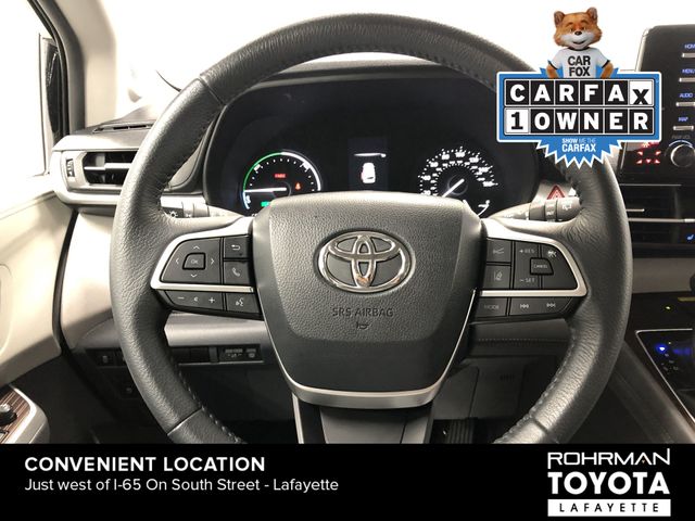 2022 Toyota Sienna XLE 16