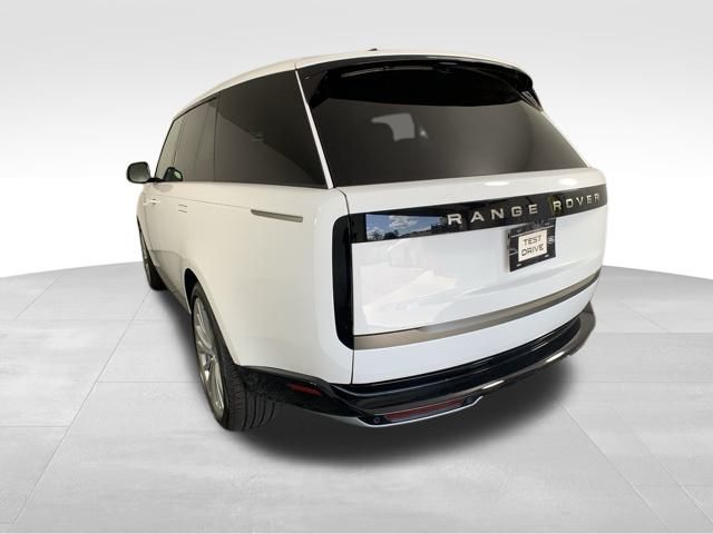 2024 Land Rover Range Rover SE 6