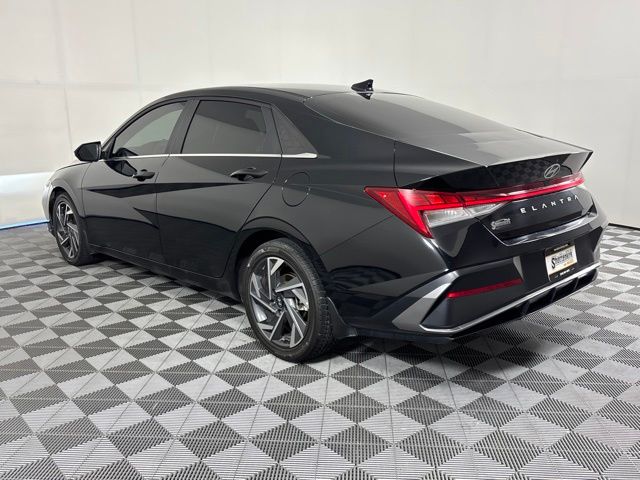 Used 2024 Hyundai Elantra Sedan