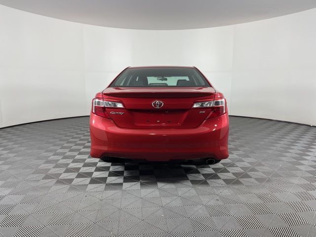 2014 Toyota Camry SE 8