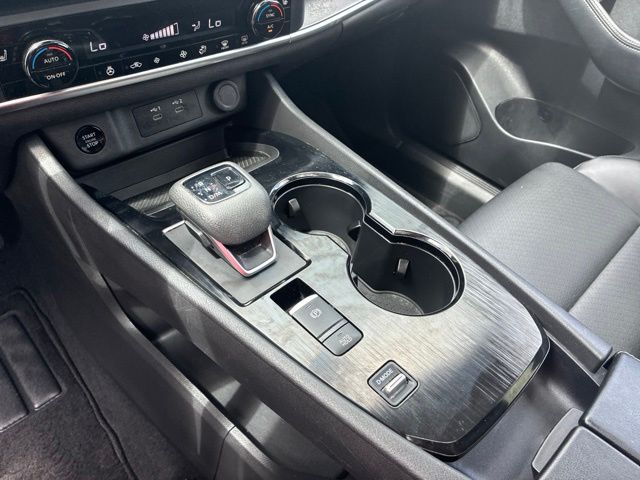 2024 Nissan Rogue SV Black at Royal Nissan