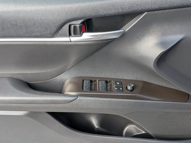 2024 Toyota Camry SE - Photo 18