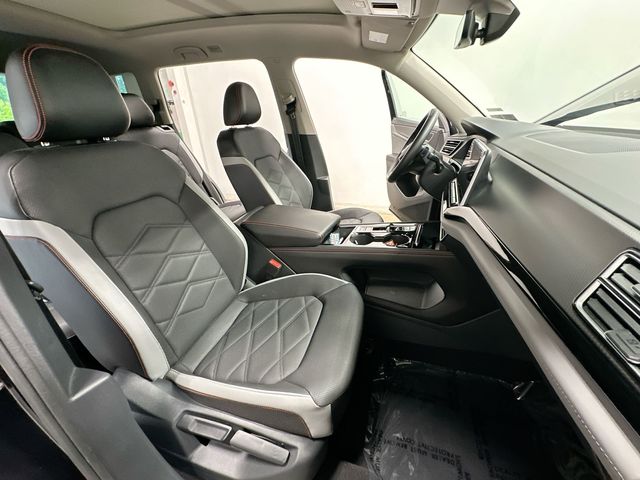2024 Volkswagen Atlas 2.0T Peak Edition SE w/Technology Black at Subaru and VW of Moon Township