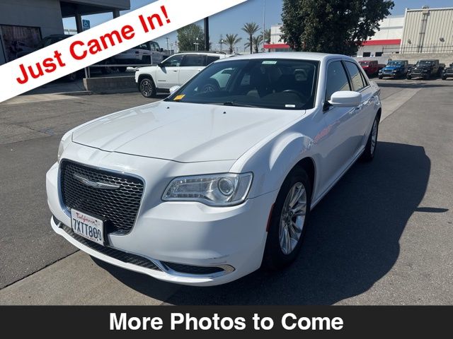 2017 Chrysler 300 Limited RWD