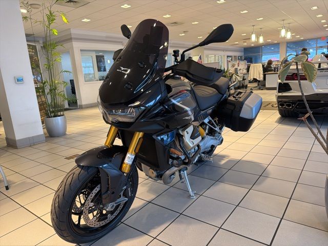 2023 – Moto Guzzi – Mandello