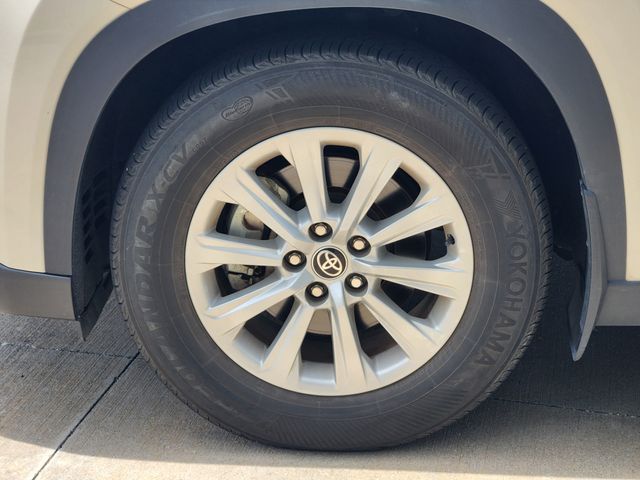 2024 Toyota Grand Highlander XLE White at Don McGill Toyota