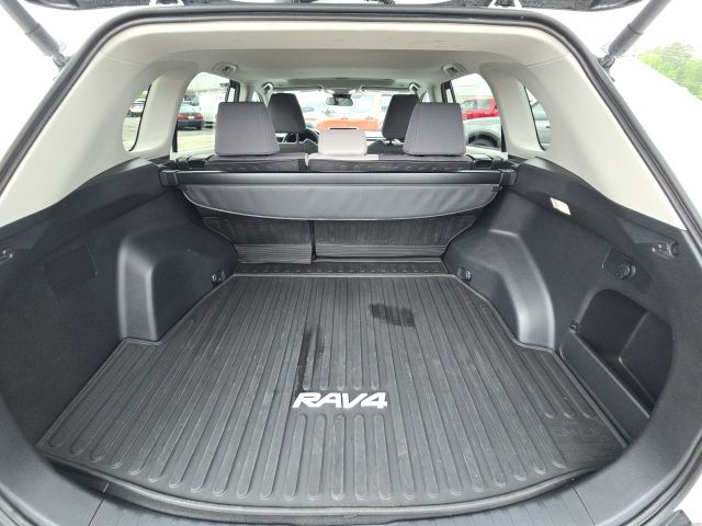 2024 Toyota RAV4 XLE:168865A