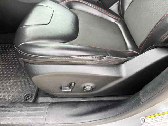 2020 Jeep Cherokee Trailhawk Silver at Victoria Chrysler Dodge Jeep Ram