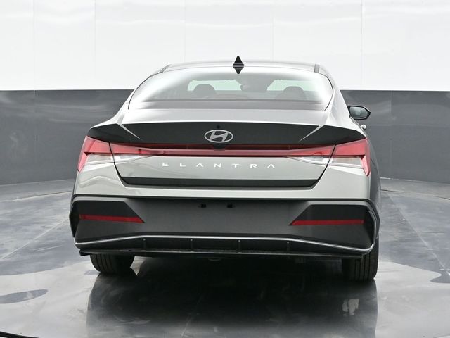 2025 Hyundai Elantra SE 6