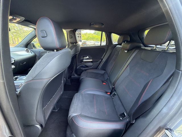 Used 2023  Mercedes-Benz GLA 250 image 24