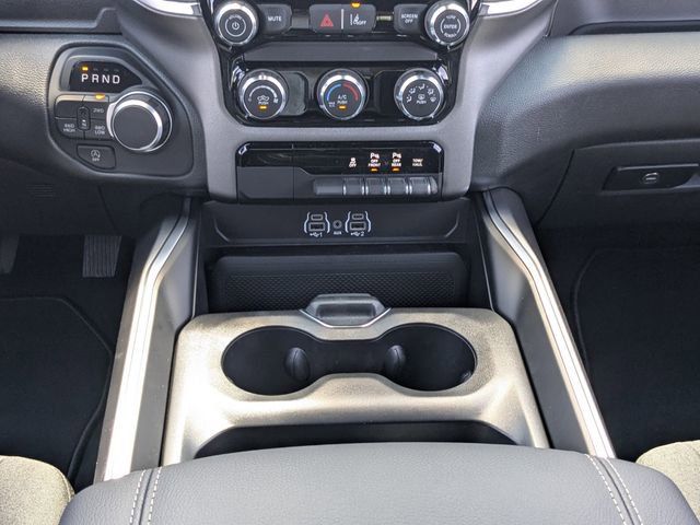 2026 Ram 1500 Express Crew Cab 4x4 5'7" Box