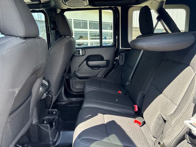 Used 2022 Black Jeep Unlimited Sport Altitude image 31