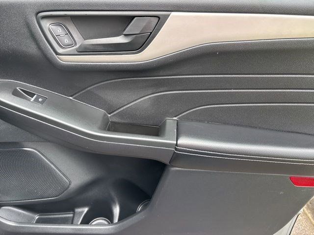 2022 Ford Escape Hybrid SE photo