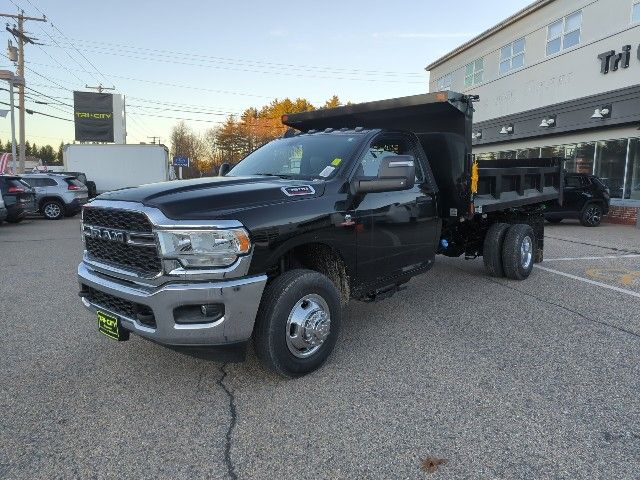 2024 RAM 3500 Chassis Tradesman Regular Cab LB DRW 4WD