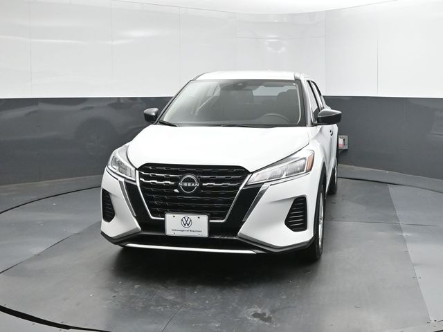 Used 2024 Nissan Kicks SUV