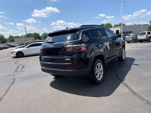 Used 2024 Black Jeep Latitude image 9