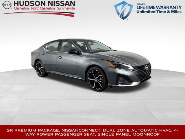 2025 Gun Metallic Nissan Altima 2.5 SR FWD Sedan