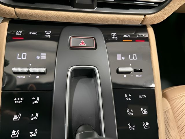2025 Porsche Macan Base - Photo 24
