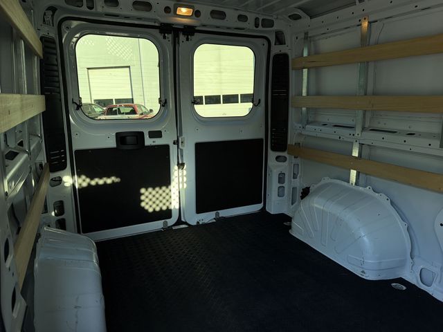 Used 2025 White Ram Base image 14