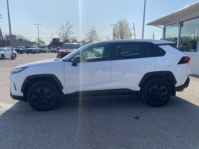2023 Toyota RAV4 LE photo