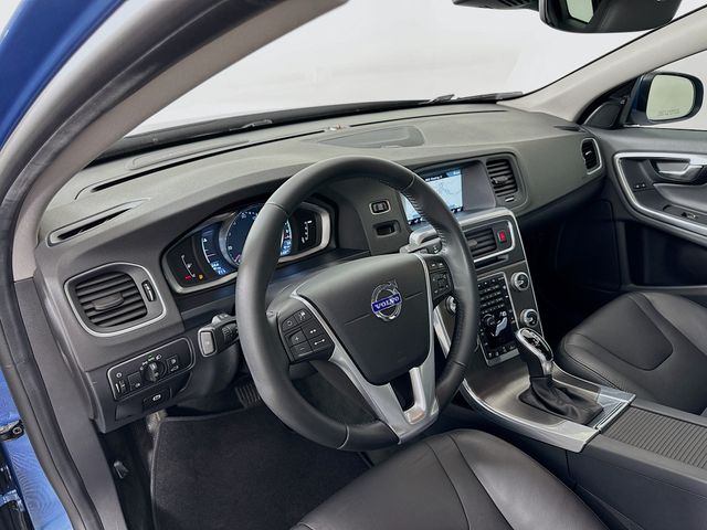 Thumbnail: 2015 Volvo S60 - 9