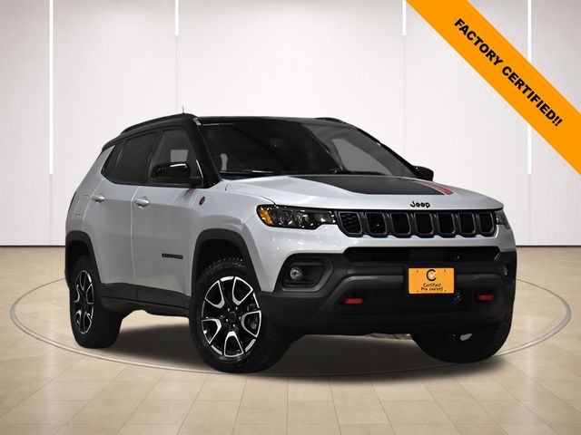 Silver Zynith Metallic Clearcoat 2025 Jeep Compass Trailhawk 4WD SUV / Crossover Four-Wheel Drive 8-Speed Automatic