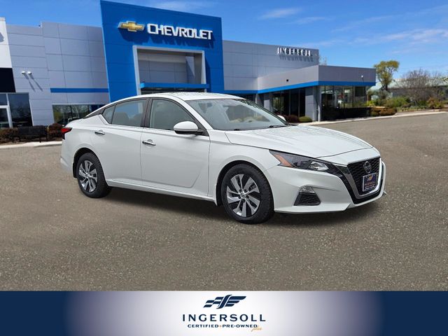 Glacier White 2022 Nissan Altima Sedan Front-Wheel Drive Continuously Variable Transmission