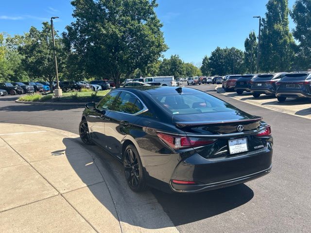 Used 2022 Black Lexus 300h image 5