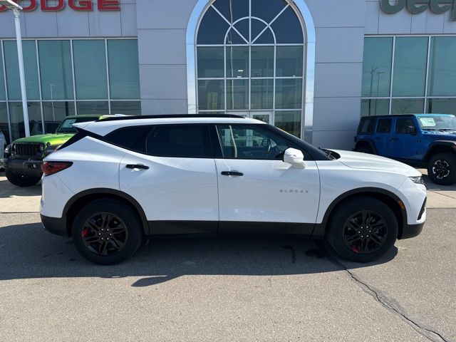 2021 Chevrolet Blazer LT - Summit White exterior view 4