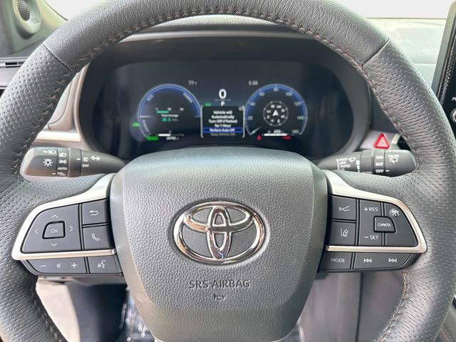 Used 2025 Black Toyota Platinum image 26