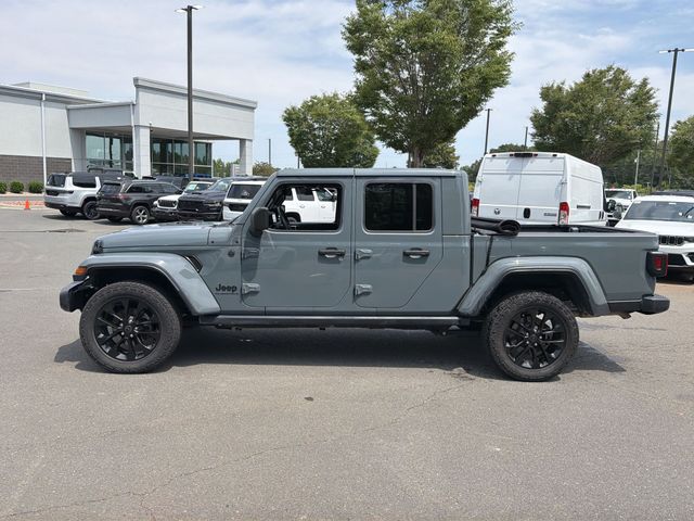 Used 2024 Gray Jeep Nighthawk image 10