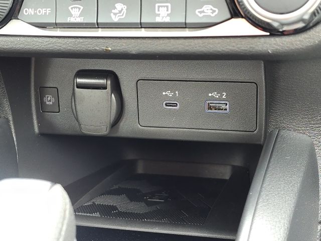 2025 Nissan Versa 1.6 SR:B02146