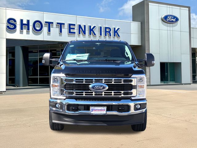 New 2026 Black Ford XLT image 2