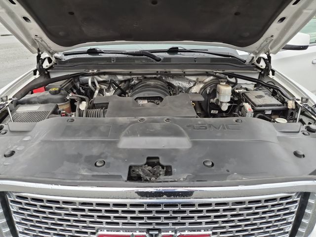 Used 2015 White GMC Denali image 24