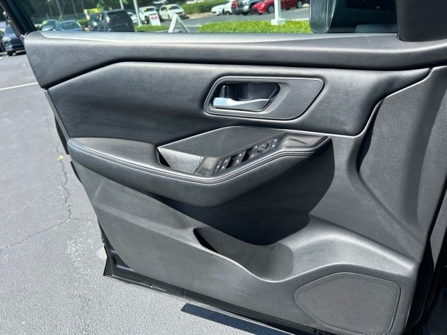 2025 Nissan Rogue SV - Photo 28