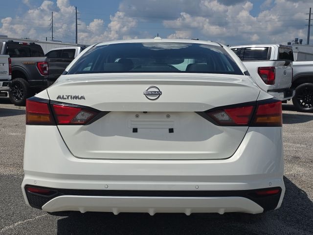 2025 Nissan Altima 2.5 SV:B02427