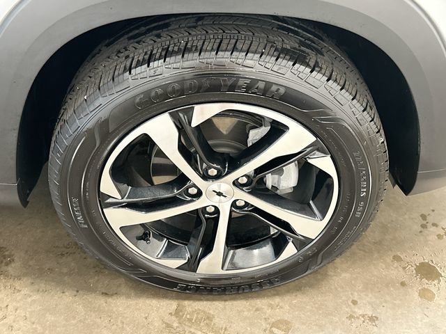 2025 Chevrolet Trax 1RS Gray at Sutliff Volkswagen