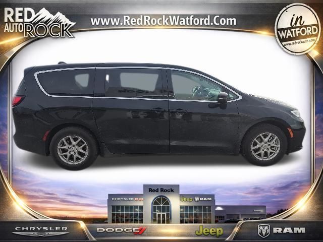 Diamond Black Crystal Pearlcoat 2024 Chrysler Pacifica Touring L FWD Minivan Front-Wheel Drive 9-Speed Automatic